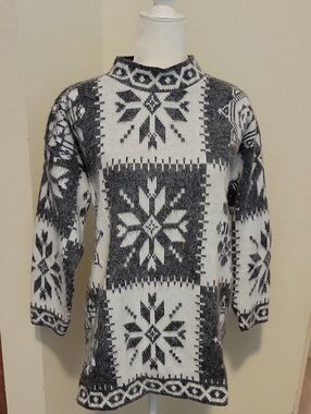 NEEDLES & YARN VINTAGE TUNIC SWEATER....XL-1X